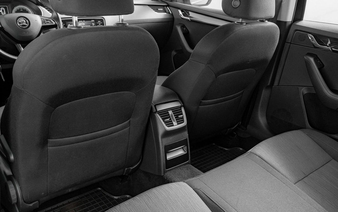 Skoda Octavia cena 61900 przebieg: 119534, rok produkcji 2019 z Niemodlin małe 704